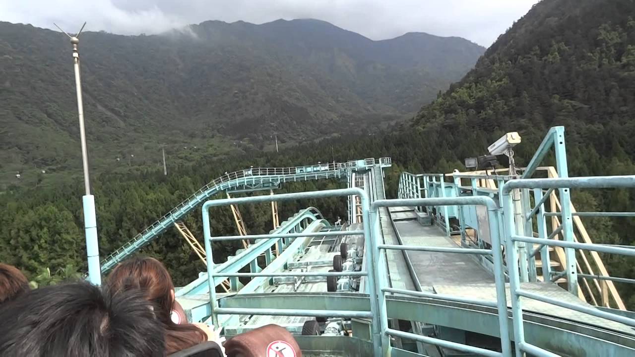 九族文化村的皇家加勒比雲霄飛車~ 小編親自下海現場體驗. 濕了一身. 但是好爽. 2016/4/11Taiwan
