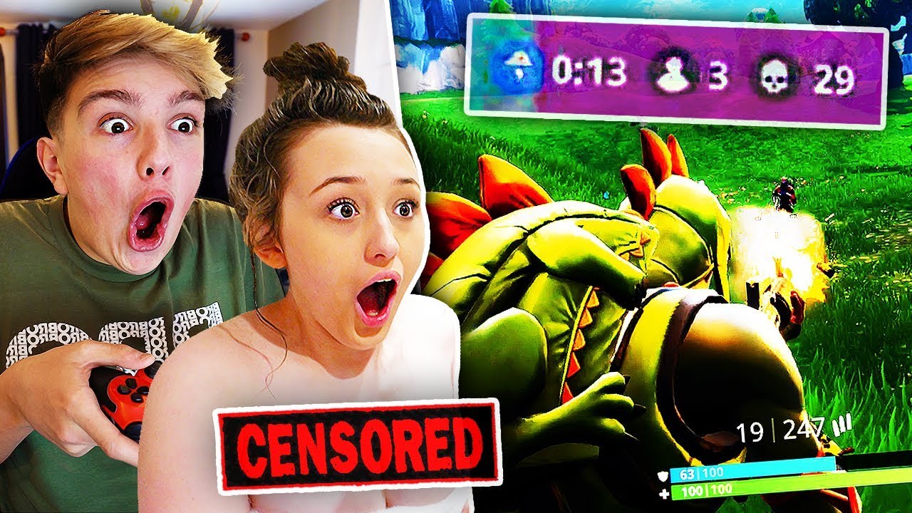 1 KILL = REMOVE 1 CLOTHING w/GIRLFRIEND!! (Fortnite: Battle Royale Gameplay)