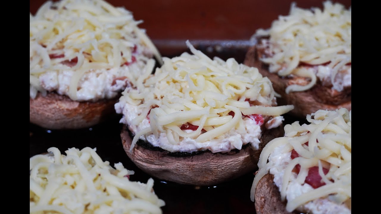 μανιτάρια γεμιστά με τυριά ζουμερά με γεύση πίτσας για το γιορτινό τραπέζι mushrooms CuzinaGias