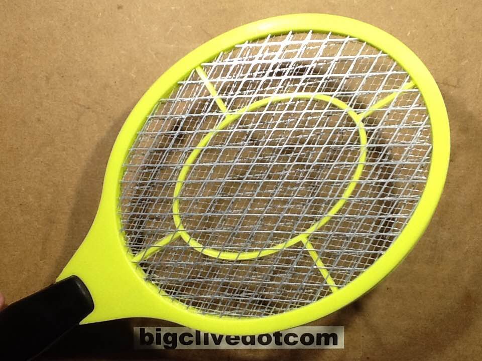 Inside a bug zapper racket / racquet , with schematic ...