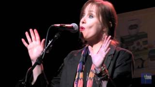 Suzanne Vega - &quot;New York Is My Destination&quot; (eTown webisode 146)