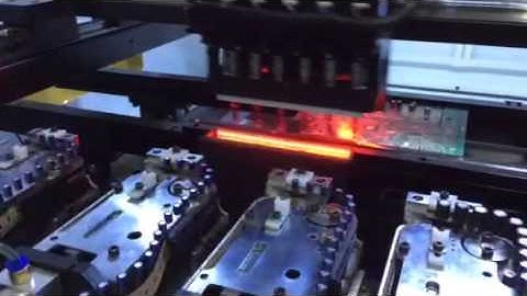 Radial feeder for pick & place machine