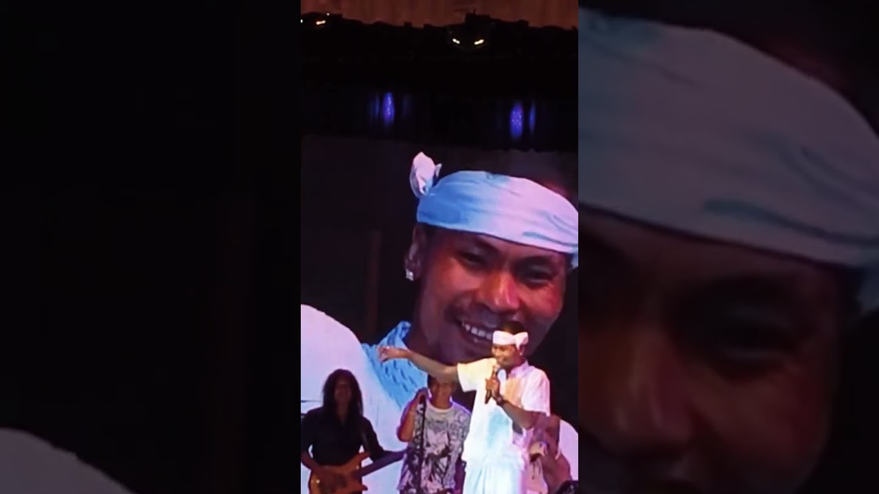 #မရယ်ပဲမနေနိုင်သူ့ကြည့်ပီး တယောက်ထဲဆိုချင်တာတဲ့ ဟာမိုနီပါ မလိုက်ခိုင်းတာနော် 😃