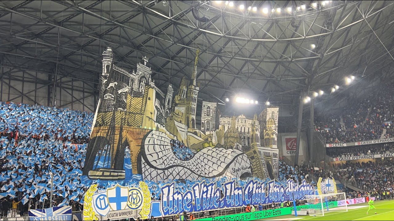 L’incroyable Tifo Pour Le Classico + Craquage Fumigènes 🤩🤍💙