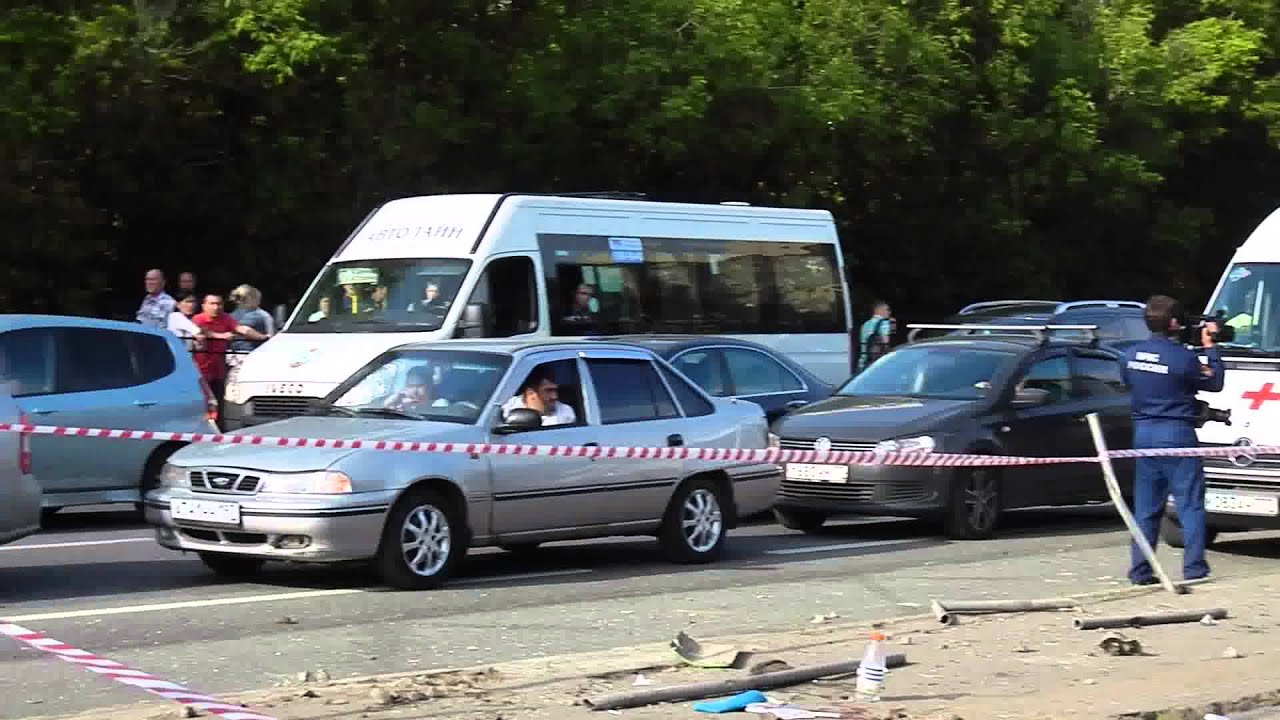 Автомобиль сбил ребенка Автомобиль сбил ребенка