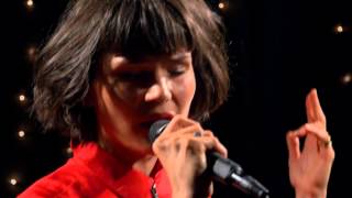 The Dø - Miracles Back In Time (Live on KEXP) chords