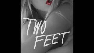 Смотреть клип Two Feet - Love Is A Bitch