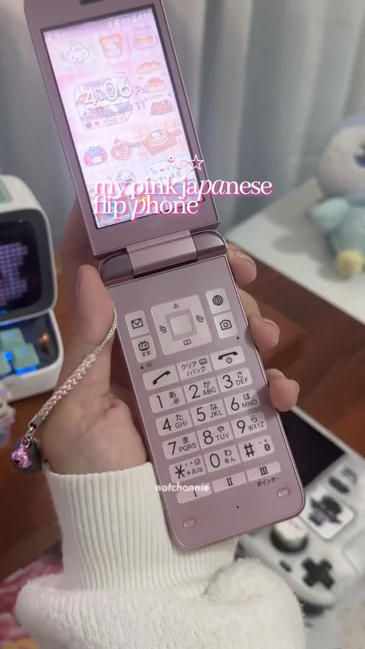 トイフォン ピンク ホワイト 回転ダイヤル 💞 a pink japanese flip phone that runs android #flipphone