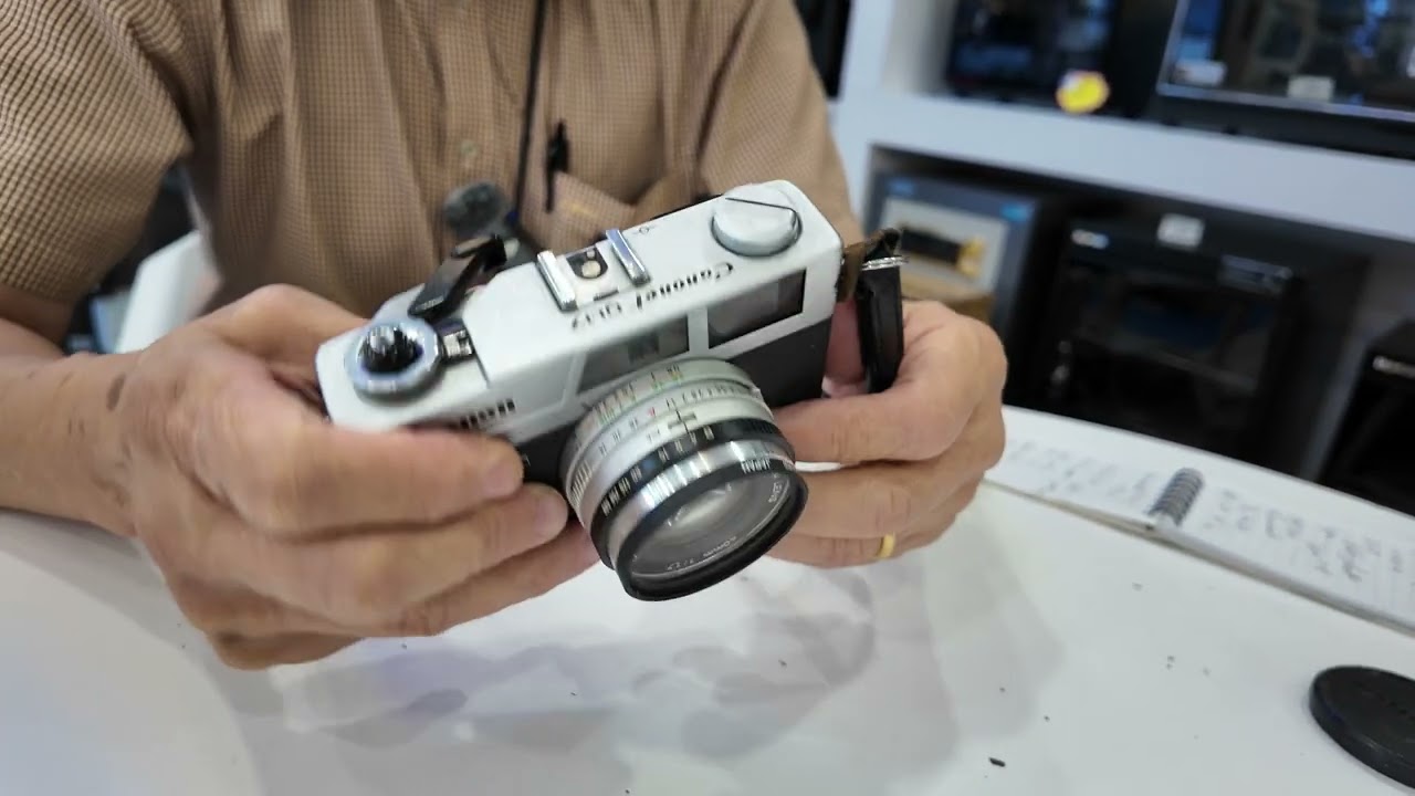 Canon Canonet QL17 - YouTube