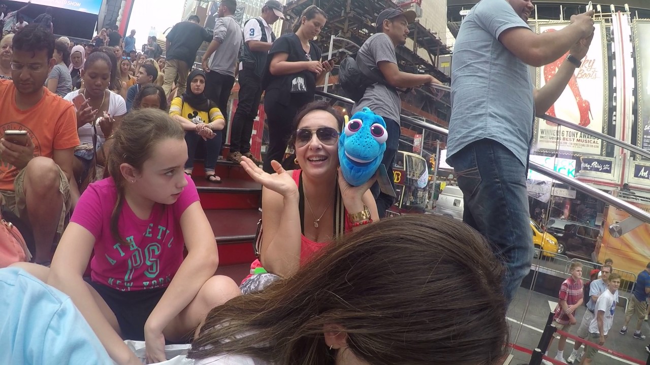 TIMES SQUARE ESCALERAS ROJAS MANHATTAN JULIO 2016 YouTube