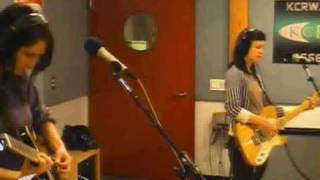 Azure Ray - Hold on Love (Part 9/9 - Live on Morning Becomes Eclectic 11/26/08)