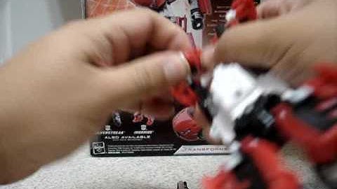 Transformers Universe Classics 2.0 Sideswipe Review