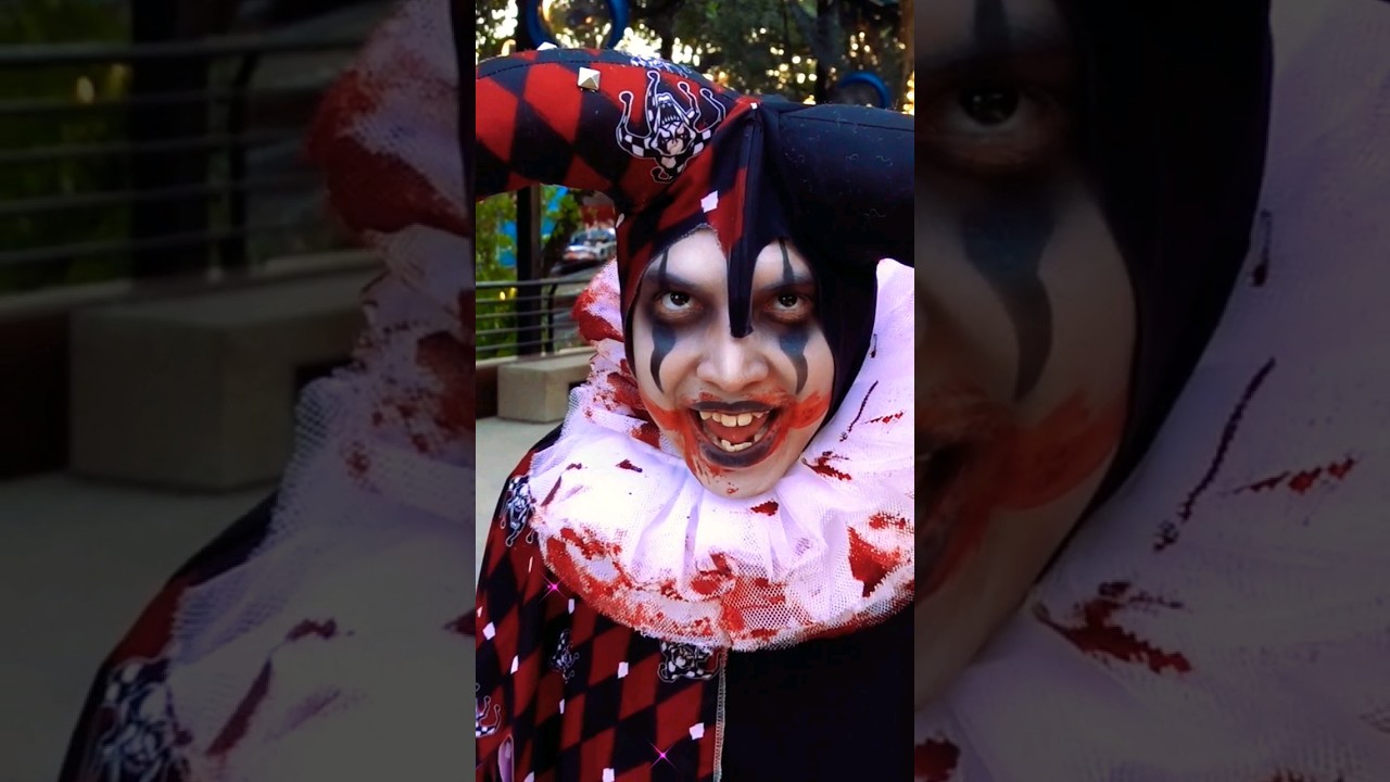 Vampire Slider Scares SeaWorld Howl-O-Scream 2023 #shorts #vampire