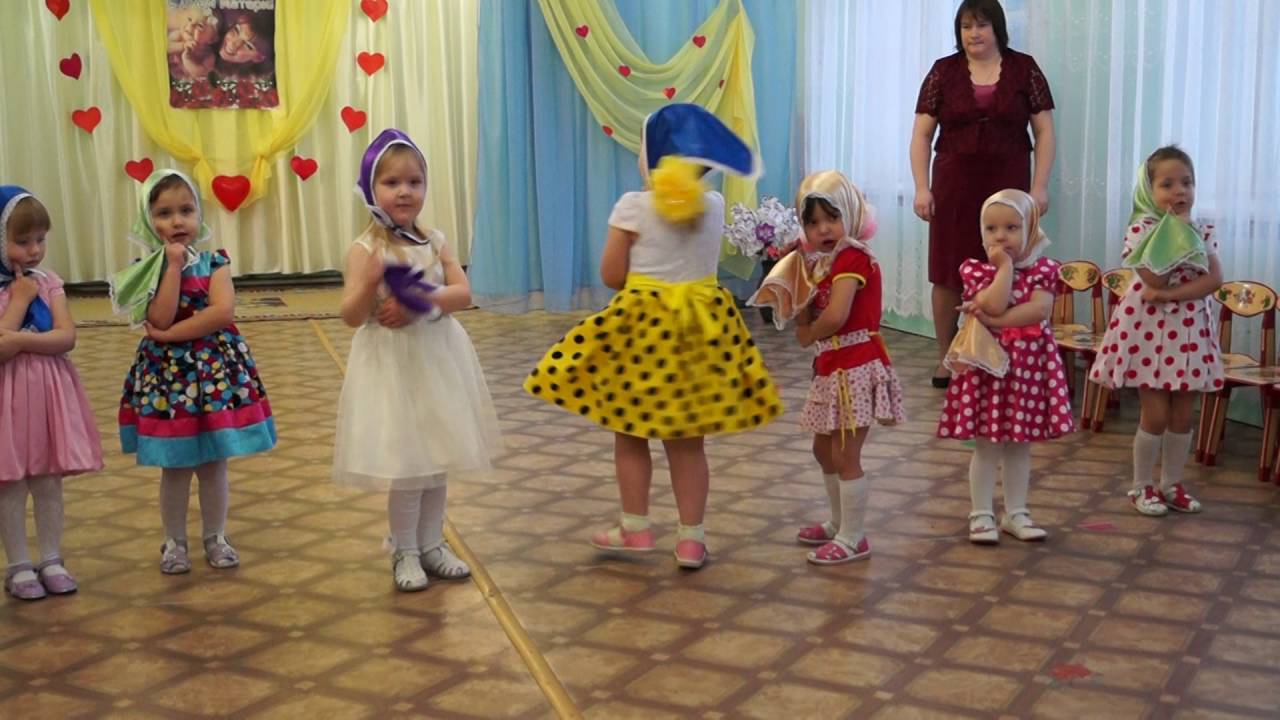 детский танец матрешек видео. танец матрёшек в детском саду в младшей группе. матрешка на утреннике в детском саду. танец русские матрешки. танец матрёшек в детском.