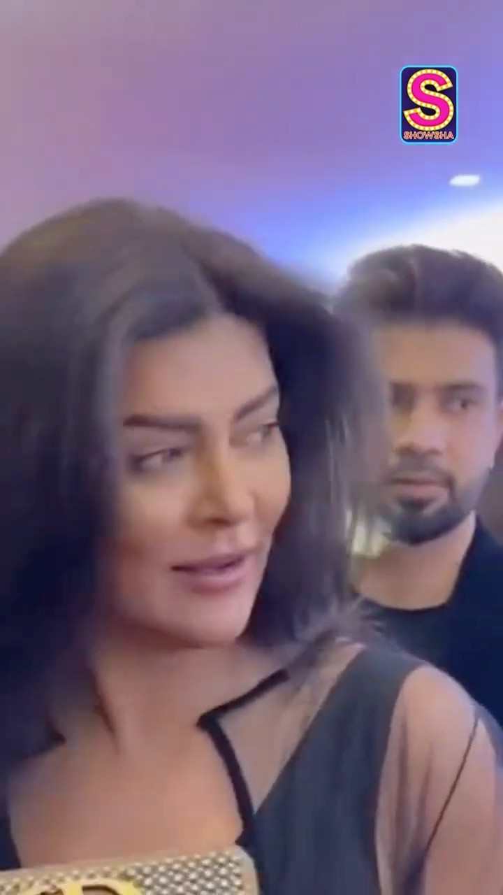 What’s Making Sushmita Sen Look Scout For “Best Photographer”? | Bollywood | News18 | N18S