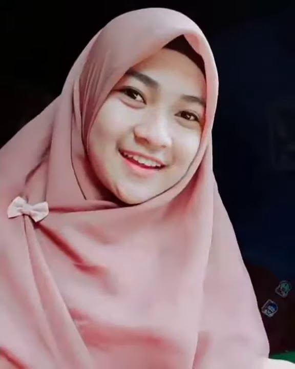 Cewek hijab cantik tik tok lagu india
