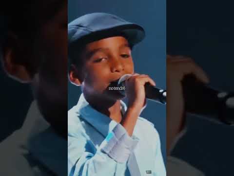 Ezequiel canta “Stand