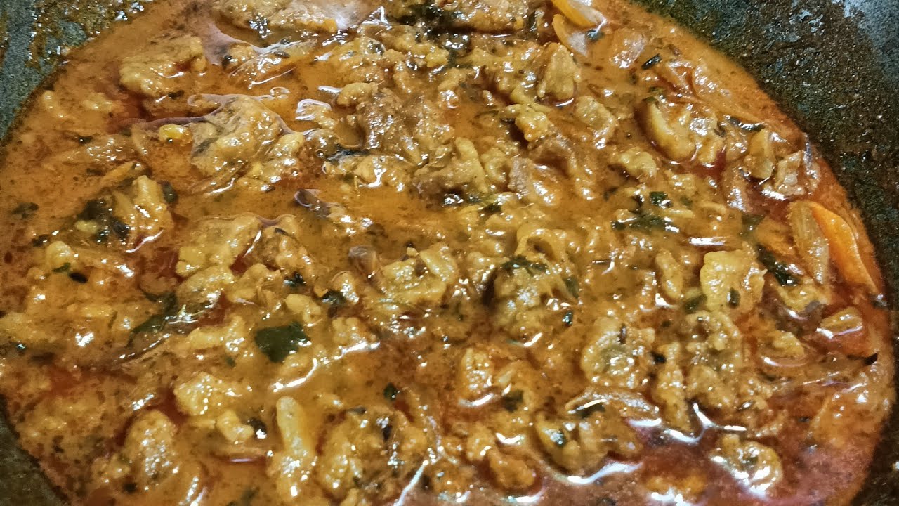 Barsat m jab koi sabji samjh m na aye ki kya bnaye to5 minat m bnaye alu ka sukhota se ye sabji👌👌