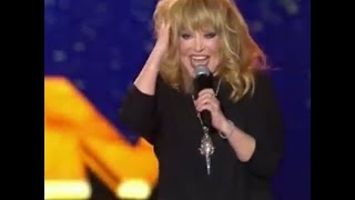 Пугачева под одним флагом. Алла пугачёва ничего я не жду. Пугачева под прицелом рингтон. Пугачева под прицелом. Пугачева под прицелом.