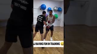 Anthony Joshua's movement is getting impeccable.