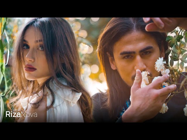 Trannies anusdan kamming Mototsiklda shaharda jinsiy aloqa