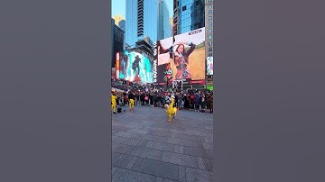 Thumbnail of Street Performers. Wow!  Times Square. Midtown Manhattan. NYC. New York