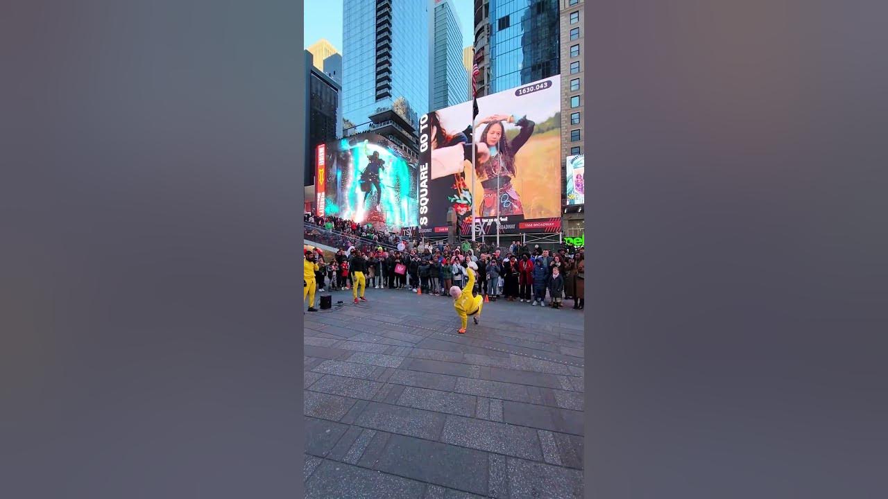 Street Performers. Wow!  Times Square. Midtown Manhattan. NYC. New York