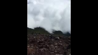 story wa puisi pendaki menuruni puncak