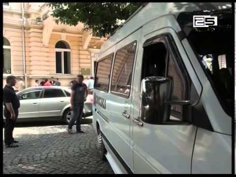 სოფლებიდან ბათუმის მიმართულებით მიკროავტობუსები ბაგრატიონის ქუჩით იმოძრავებენ