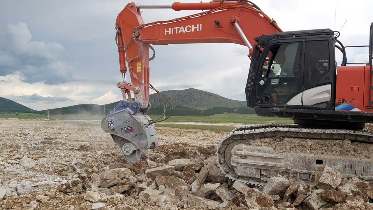 Kırıcılı Titreşimli Riperle Zemin Patlatma Hitachi ZX530LCH ve