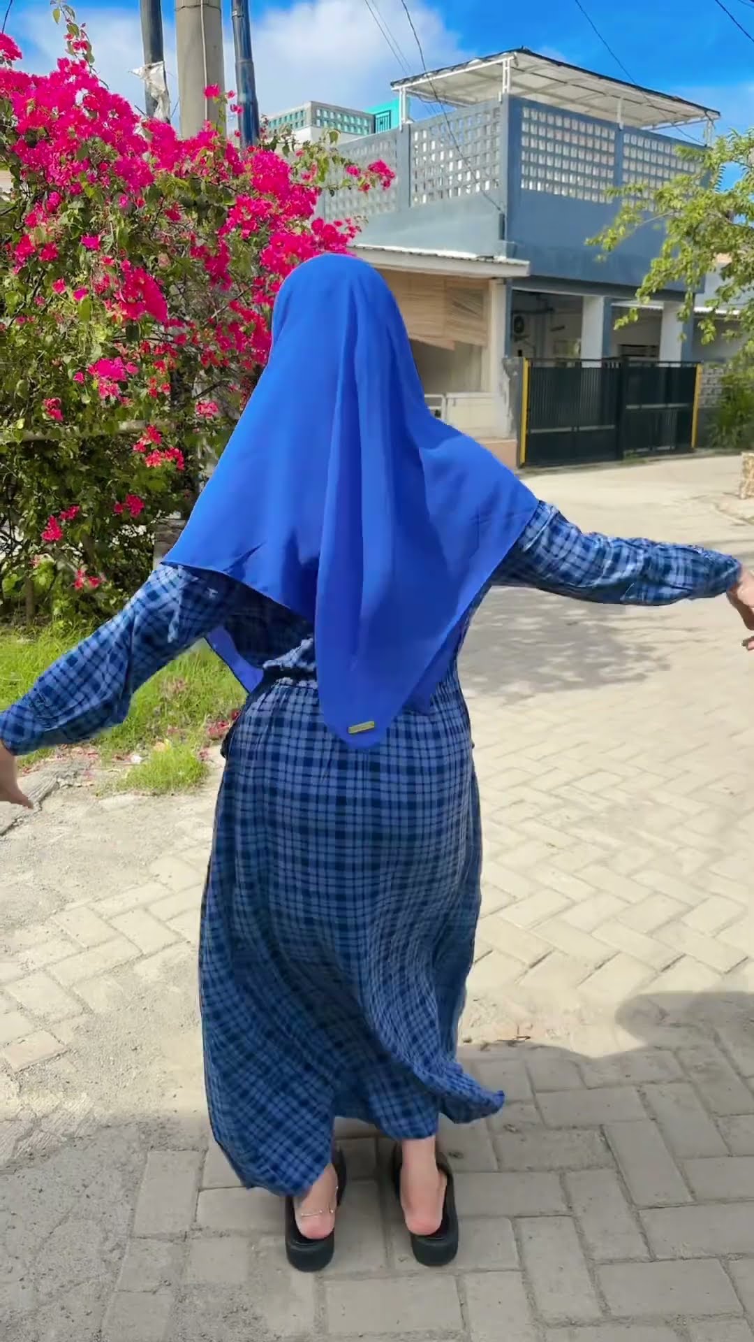 KALO KALIAN MAU COSPLAY JADI APA NI ?