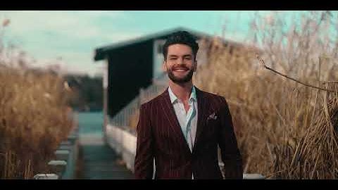 Edward Sanda - Zici Ca Ai Copilarit La Roma | Official Video