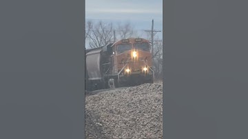SOLO GEVO LEADS HIGH SPEED GRAIN WITH LOTS OF K5HL HORN! #shorts #trains