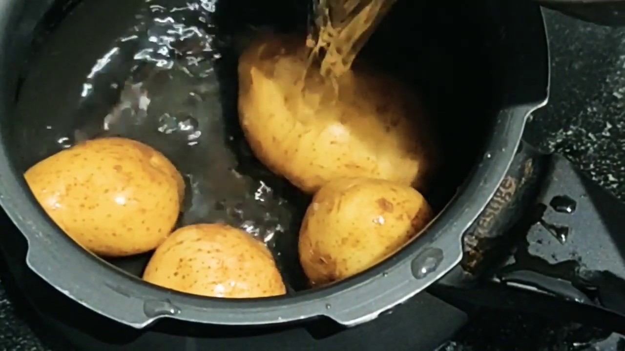 Urulai Kilangu Vegavaithal/Boiling Potato