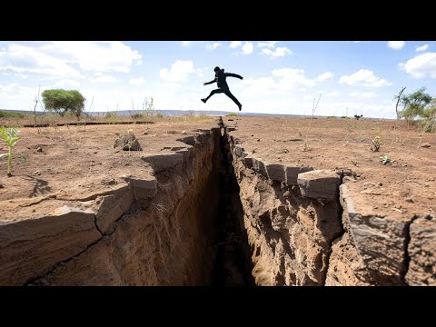 Tibet Is Splitting in Two, Scientists Warn