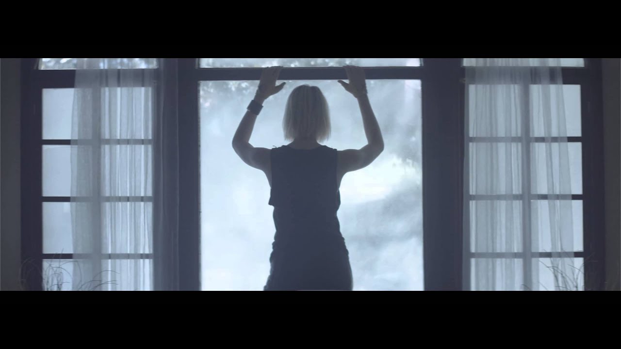 Guarda EMA - 3Jane (Official Video) su YouTube Guarda EMA - 3Jane (Official Video) su YouTube