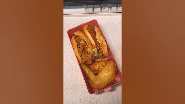 pack my lunch with me🍔🍗🍒🤍 #asmr #lunchbox #lunch #bentoboxideas #healthy #lifestyle #satisfying