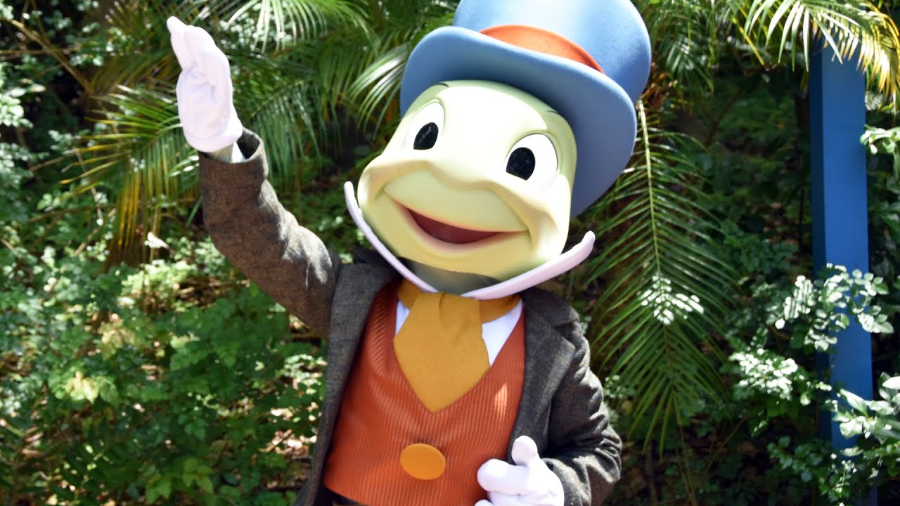 walt disney world vacation Jiminy Cricket Meet & Greet at Disney's Animal Kingdom on Earth Day 2016 plus Chip & Dale