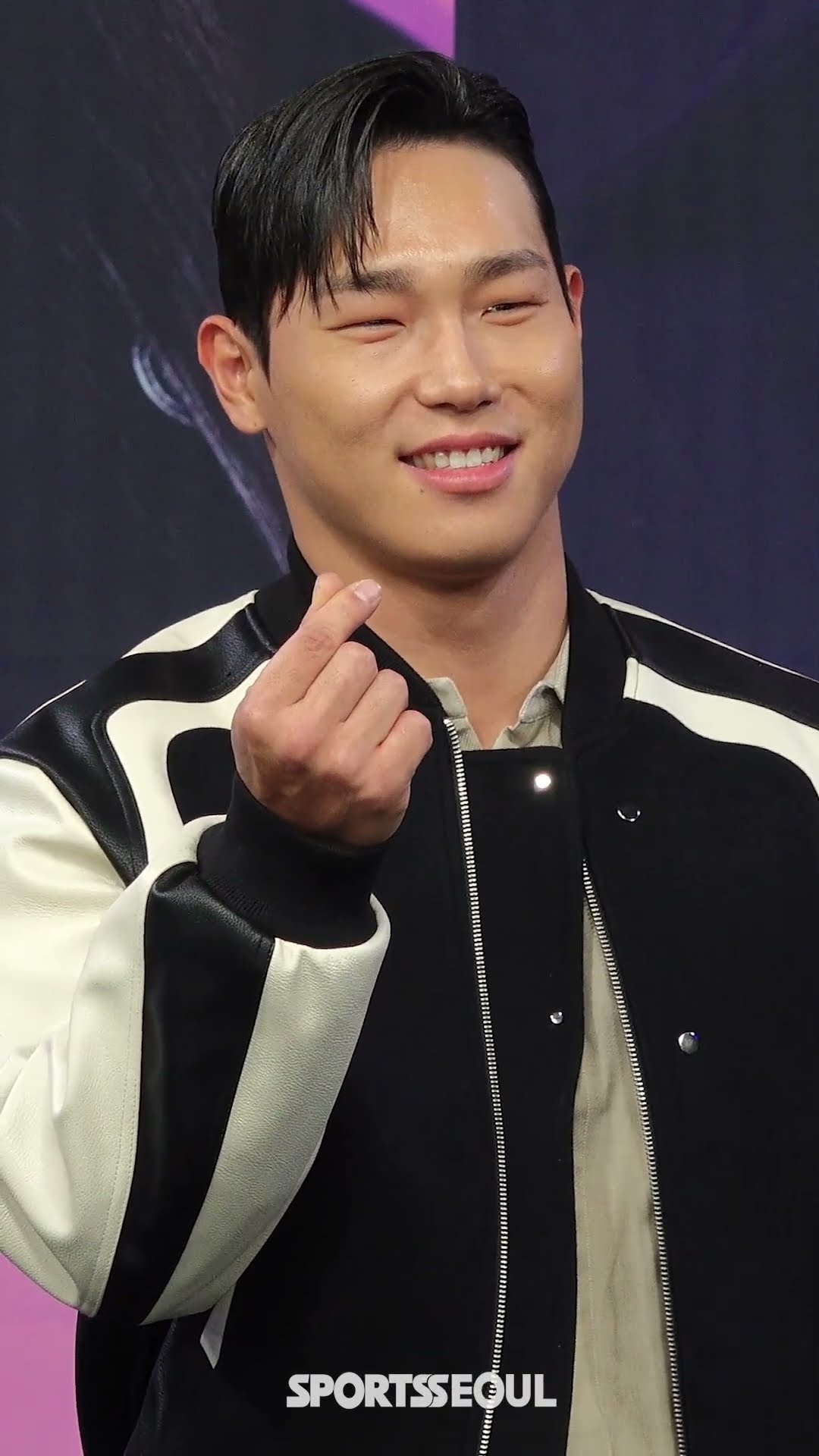 윤성빈(Yoon Sung bin), 아이언맨의 손하트