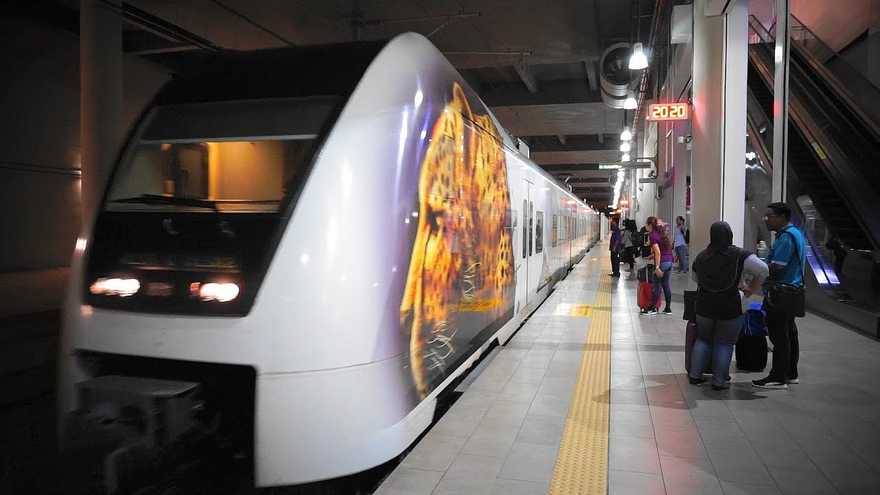 KLIA Airport Express Train Ride - KLIA2 to KLIA1 to KL ...