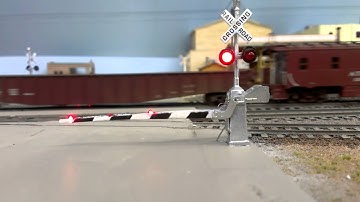 HO Scale Animated Crossing Gate