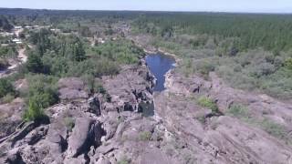 Vista aérea de la cascada en Liucura
