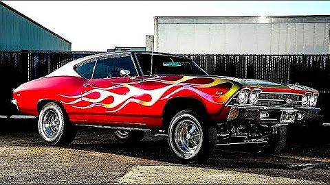 Street Machines & Muscle Cars In Position