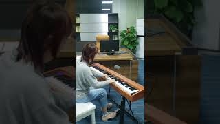 トモイ TOMOI 88鍵 電子ピアノ デジタルピアノ ハンマーアクション鍵盤 本物ピアノと同じストローク  MIDI ダンパーペダル 譜面立て付属 厚さわずか11cm 練習にぴったり 初心者