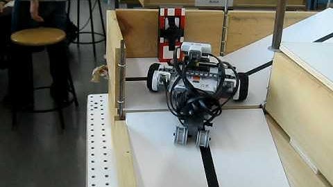 Bomb Disarming Robot - Poly 2010