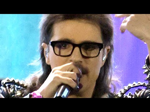 Video: Rivers Cuomo Net Worth