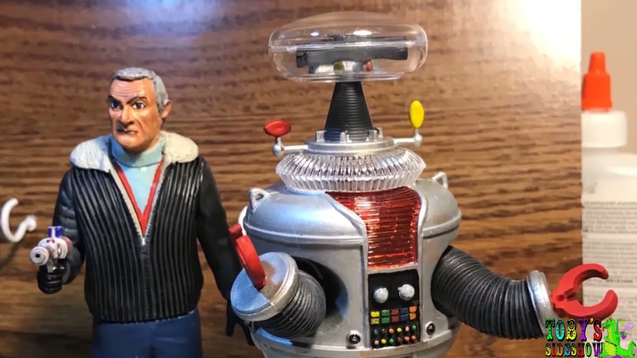 Dr. Smith and the Robot (B9) by Polar Lights - Teaser - YouTube