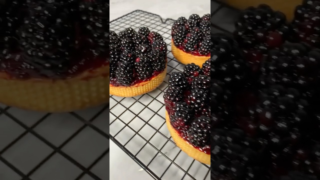 Приготовил ягодные тарталетки с дачной ежевикой!
