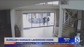 Southern California homeowner shaken after watching thieves ransack home on security camera Resimi