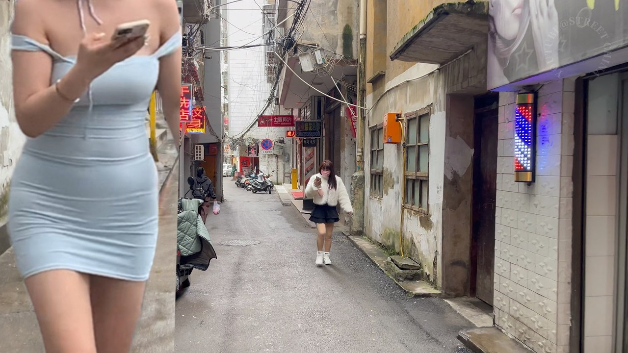 武漢街拍合集（三十一）Wuhan Street Photography Collection (31).  武昌青龍巷；武昌青石橋；武昌長虹橋-瑞安街；蔡甸大街；利川龍船大道-清江大道。